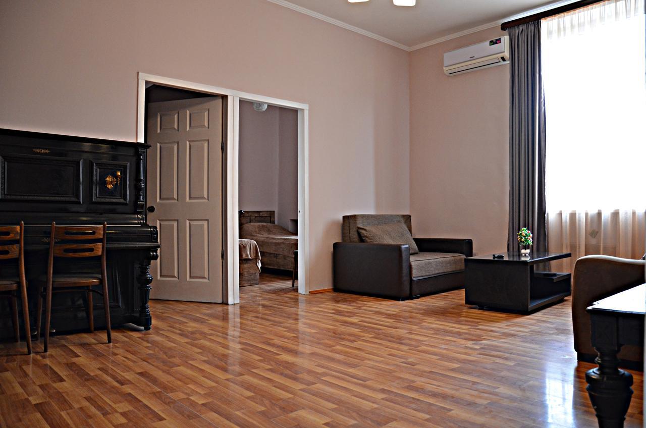 Giansa Apartment Tbilisi ภายนอก รูปภาพ