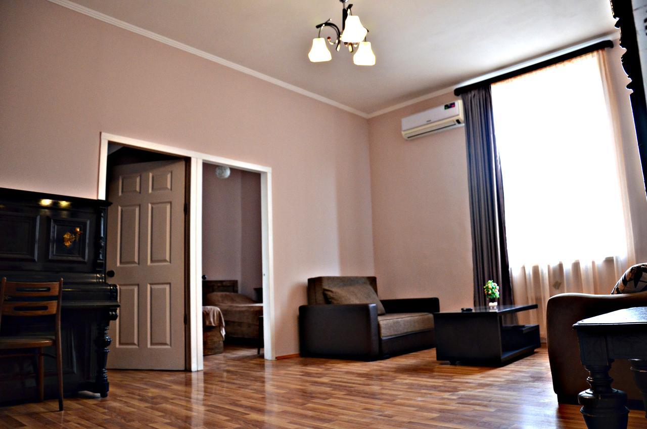 Giansa Apartment Tbilisi ภายนอก รูปภาพ